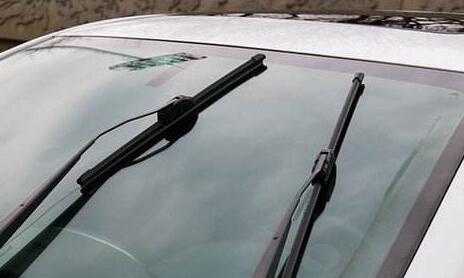 对于爱车雨刮器使用及保养！你知道多少呢？