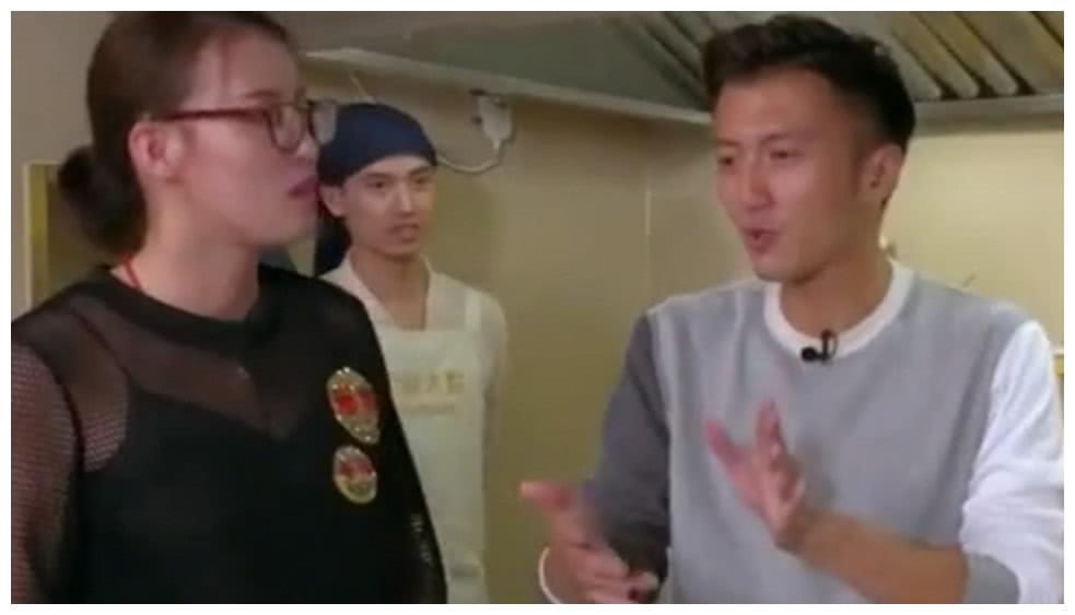 谢霆锋带着傅园慧去吃上海“最贵”的面,看到面后不心疼钱了