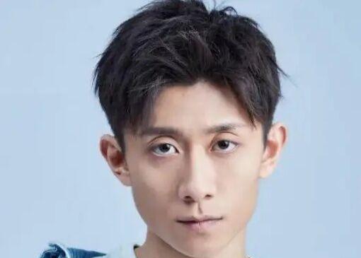 张一山采访中被问合作过的女星最丑的是谁?他