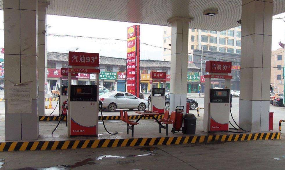 “中石油”和“中石化”的油差别多大？内行人：跑一趟高速就懂了
