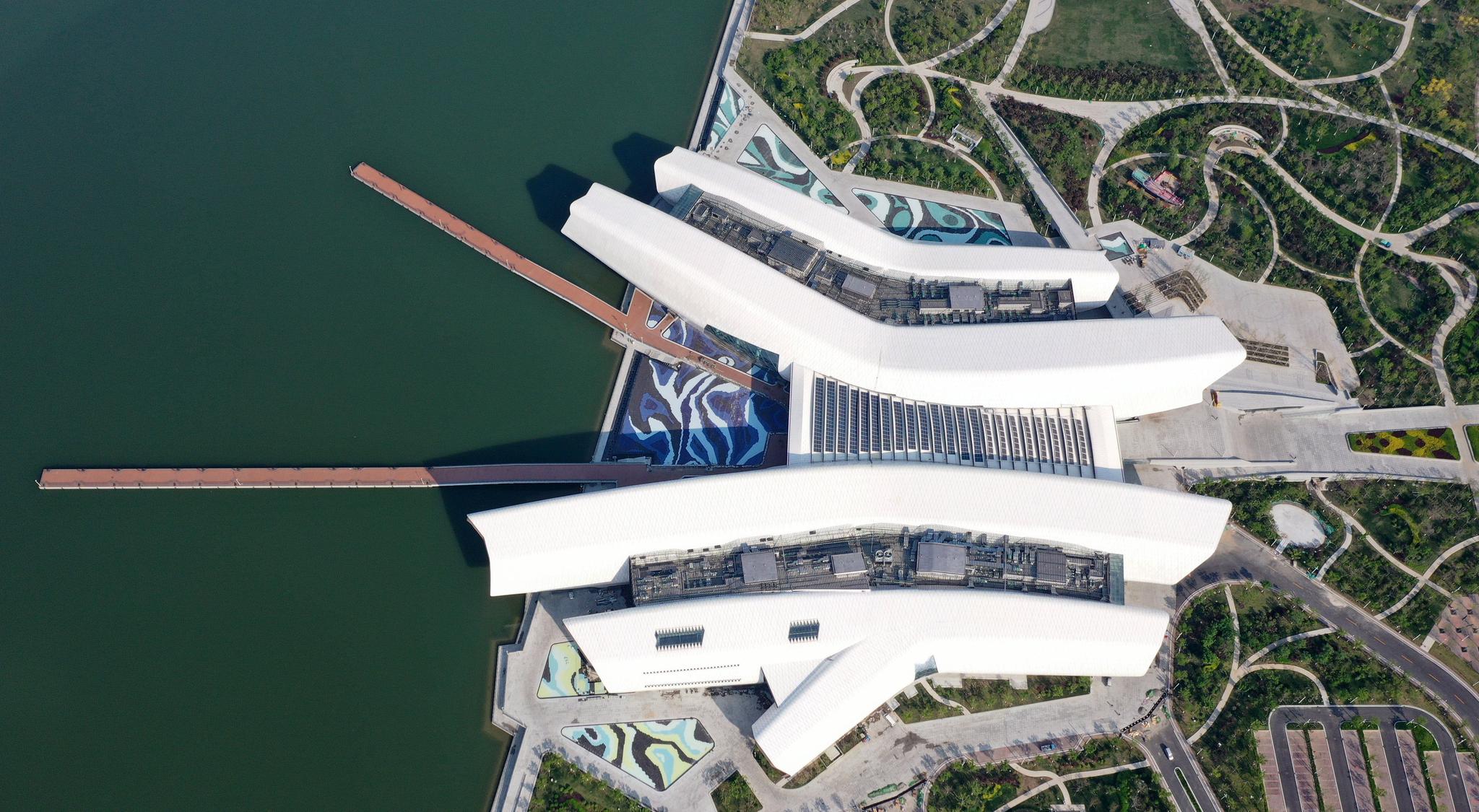 海洋馆设计-水族馆设计-无边际泳池设计-上海宸淼科技发展有限公司