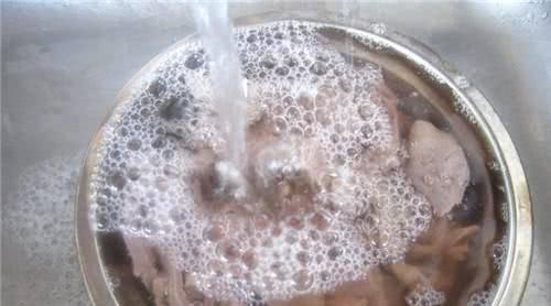 它比菠菜更补铁，一碗它等于5斤菠菜，只需锅里一炒，健脑益智！