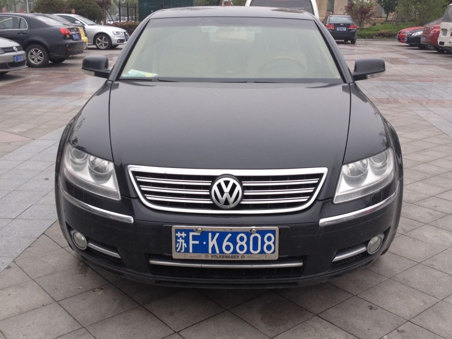 南通如东县实拍大众辉腾V8版，外观低调像大号帕萨特！