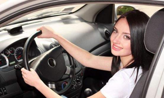 外出旅行是买新能源汽车还是传统燃油汽车？