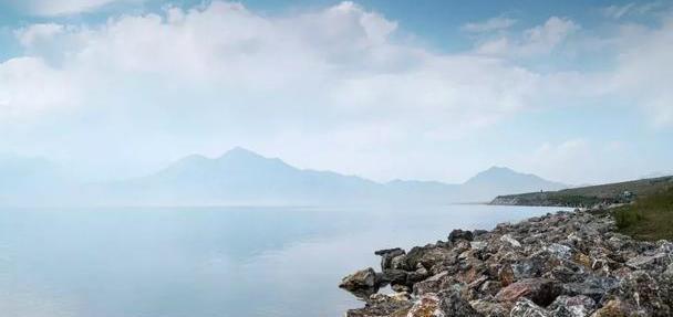 配置全、空间大,赛里木湖试驾一汽奔腾T33