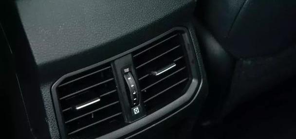 配置全、空间大,赛里木湖试驾一汽奔腾T33