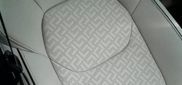 配置全、空间大,赛里木湖试驾一汽奔腾T33