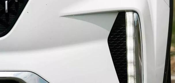 配置全、空间大,赛里木湖试驾一汽奔腾T33