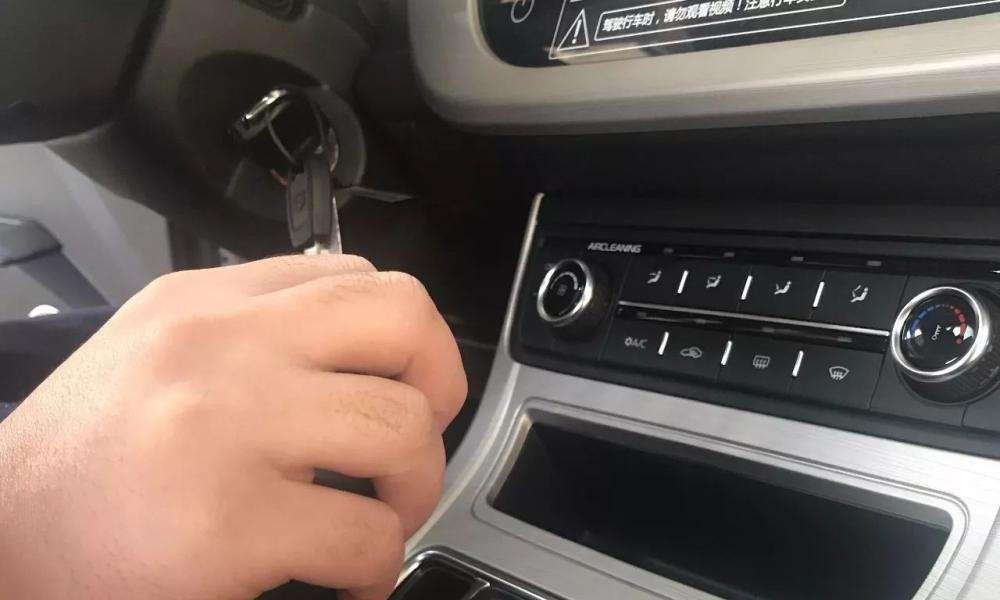 汽车说明书写得很清楚，却经常被忽略的六个伤车行为，你犯了吗？