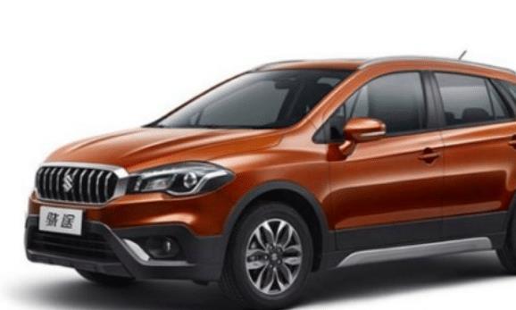 黑衣尽显神秘色彩，铃木携气质车模亮相车展，身材高挑气质优雅