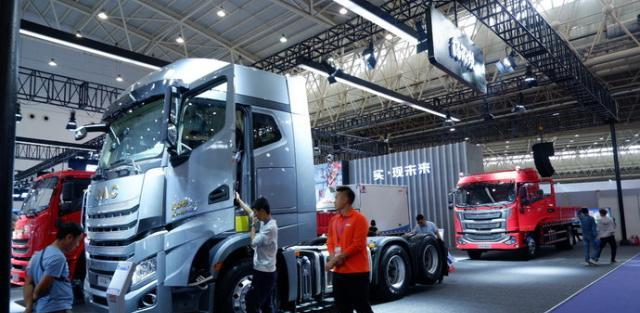 47万元起，560马力、采埃孚自动挡变速箱的格尔发K7真的要火？