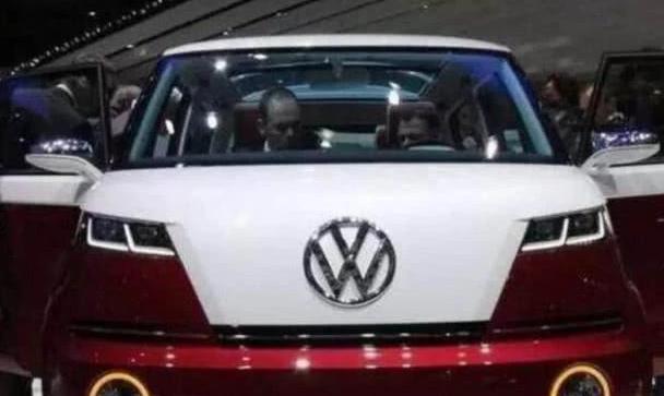 大众新车亮相车展，车内空间堪比双人床，网友：自驾游“神器”！