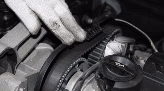 汽车发动机的正时皮带，一般需要多久更换一次？看完你就清楚了！
