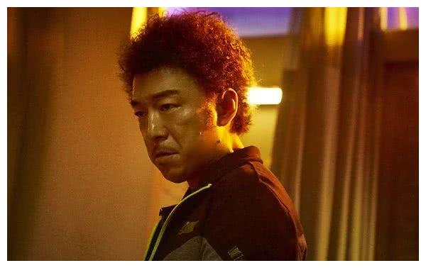 黄渤、吴京相继成为百亿票房演员,电影圈被男