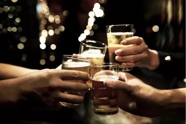 饮酒里的“学问”，知多少？金庸先生“饮酒”论断，令人叹服！