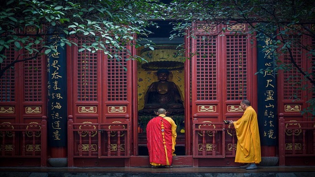 四次出家的皇帝，为佛教定下清规戒律，群臣为了将其赎回花费数亿