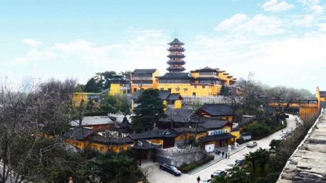 四次出家的皇帝，为佛教定下清规戒律，群臣为了将其赎回花费数亿