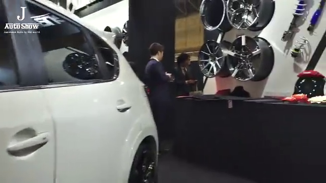 车展上的mazdacx-5被赋予了造型夸