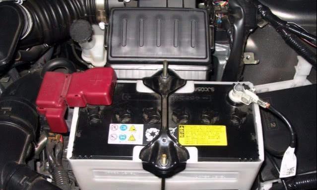 汽车没电就换电瓶吗？维修师傅：教你一招，多用两年没有问题