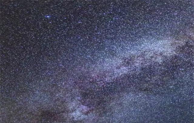 星空下,同时拍到银河系仙女座照片,网友:做壁纸的首选