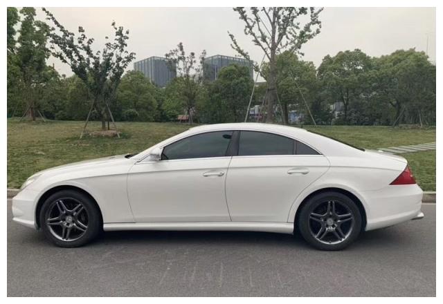 7万买奔驰cls550,称:奔驰就是好,但是腰受不了