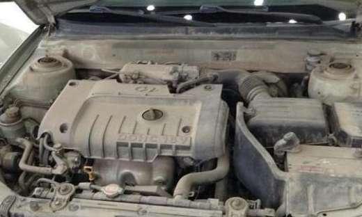 发动机上有灰尘？别用毛巾擦，用这招灰尘全跑光