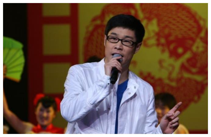 搭上黄渤的小沈阳，如今强势复出，当初为什么离开师傅赵本山？