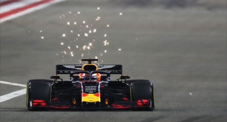 红牛方程式赛车造型时尚，造型美观且舒适，优秀