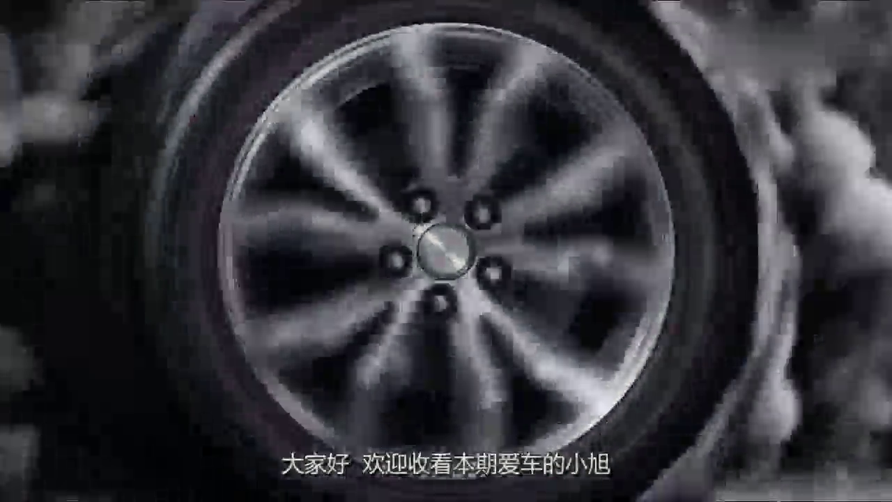 世界仅有的一辆，奔驰专门为冒险家“特制”跑车，底盘下面能藏钱