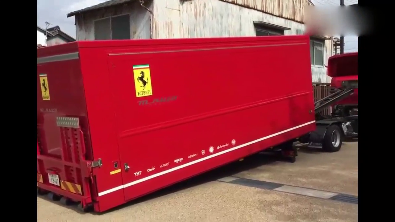 法拉利的卡车，打开车厢才知道为什么值500万