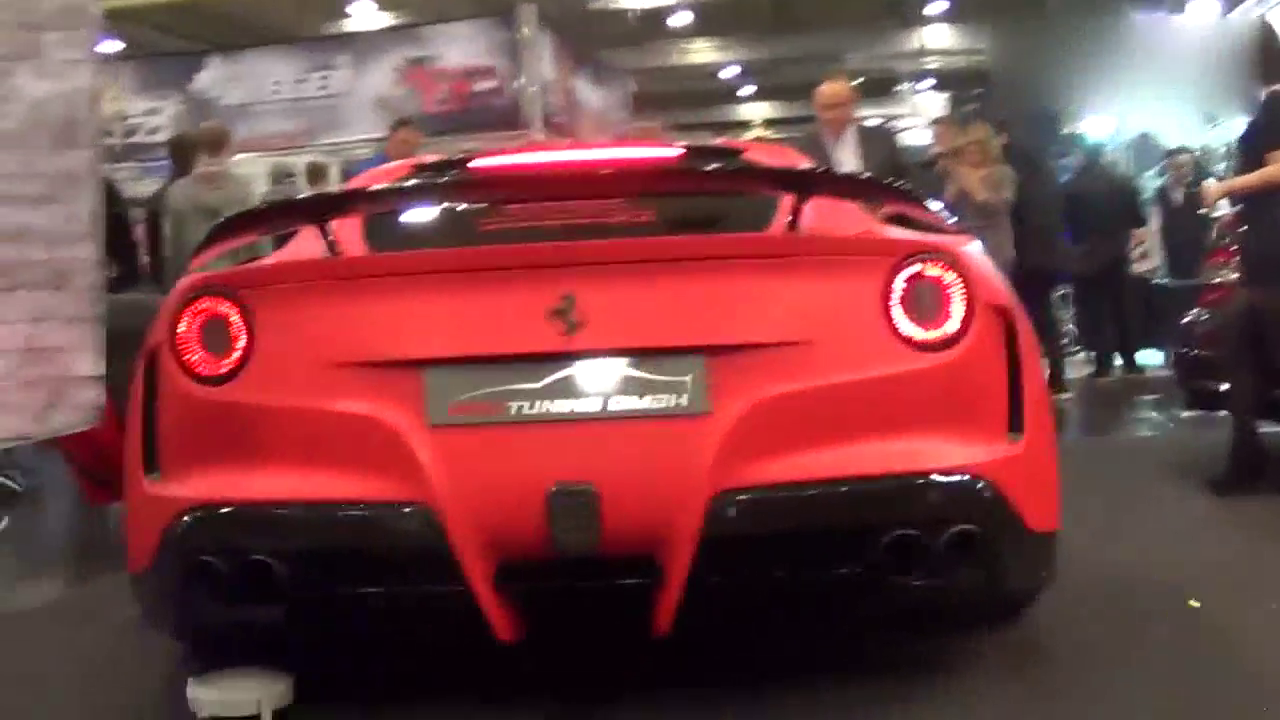 法拉利超跑车展飙声浪 现场围观群众都嗨腻了