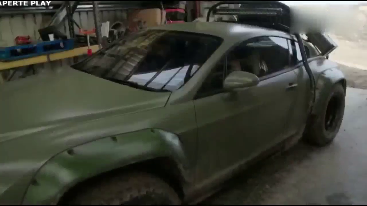 壕无人性的把宾利跑车改装成越野车，你想过宾利的感受么