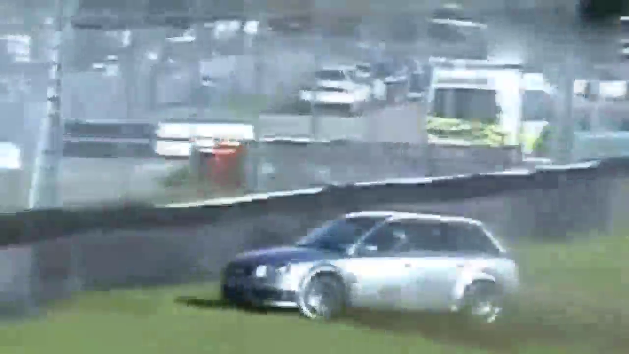 最新海外实拍赛车豪华跑车卡车猛烈碰撞瞬间大合集 上路要小心