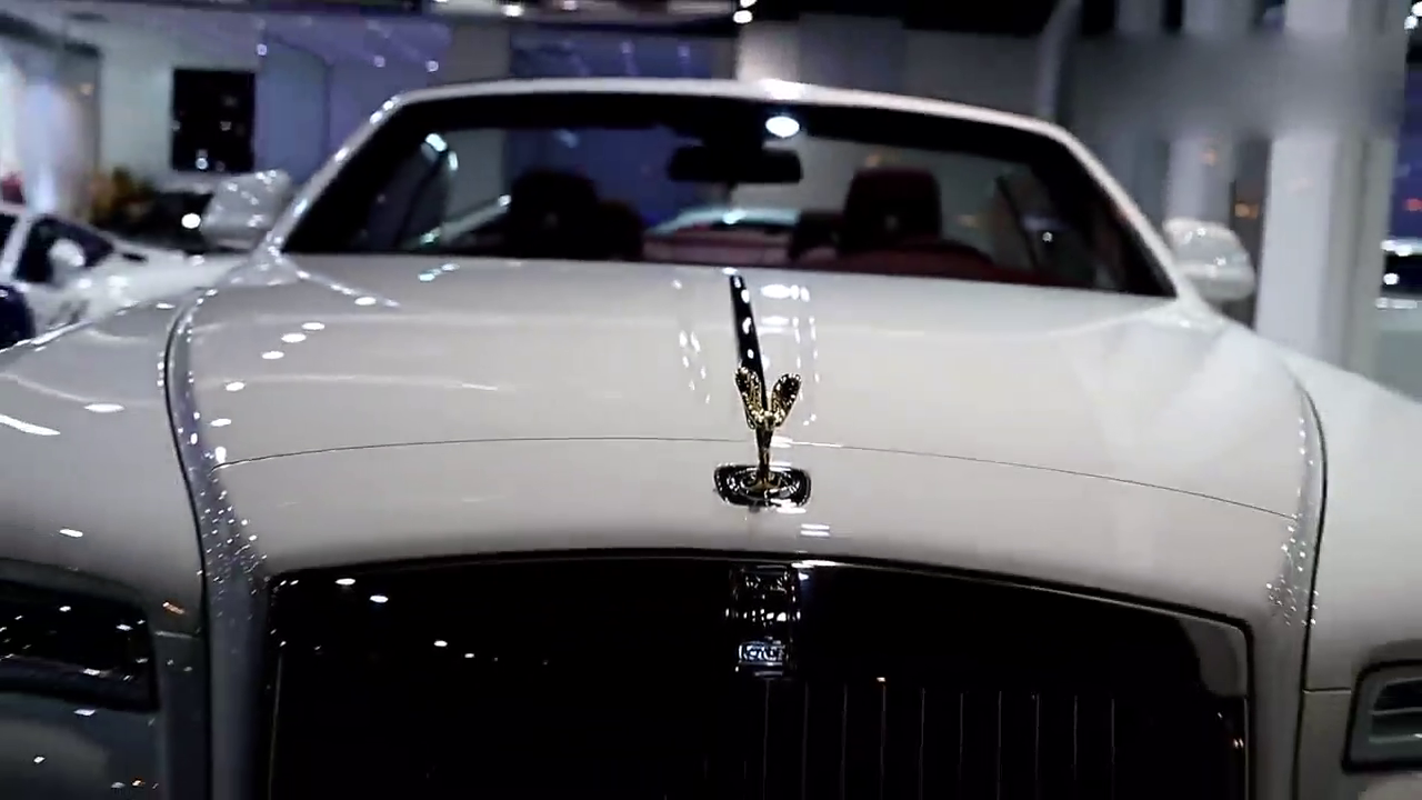 有钱任性！迪拜的超级豪华跑车车展 总有你喜欢的