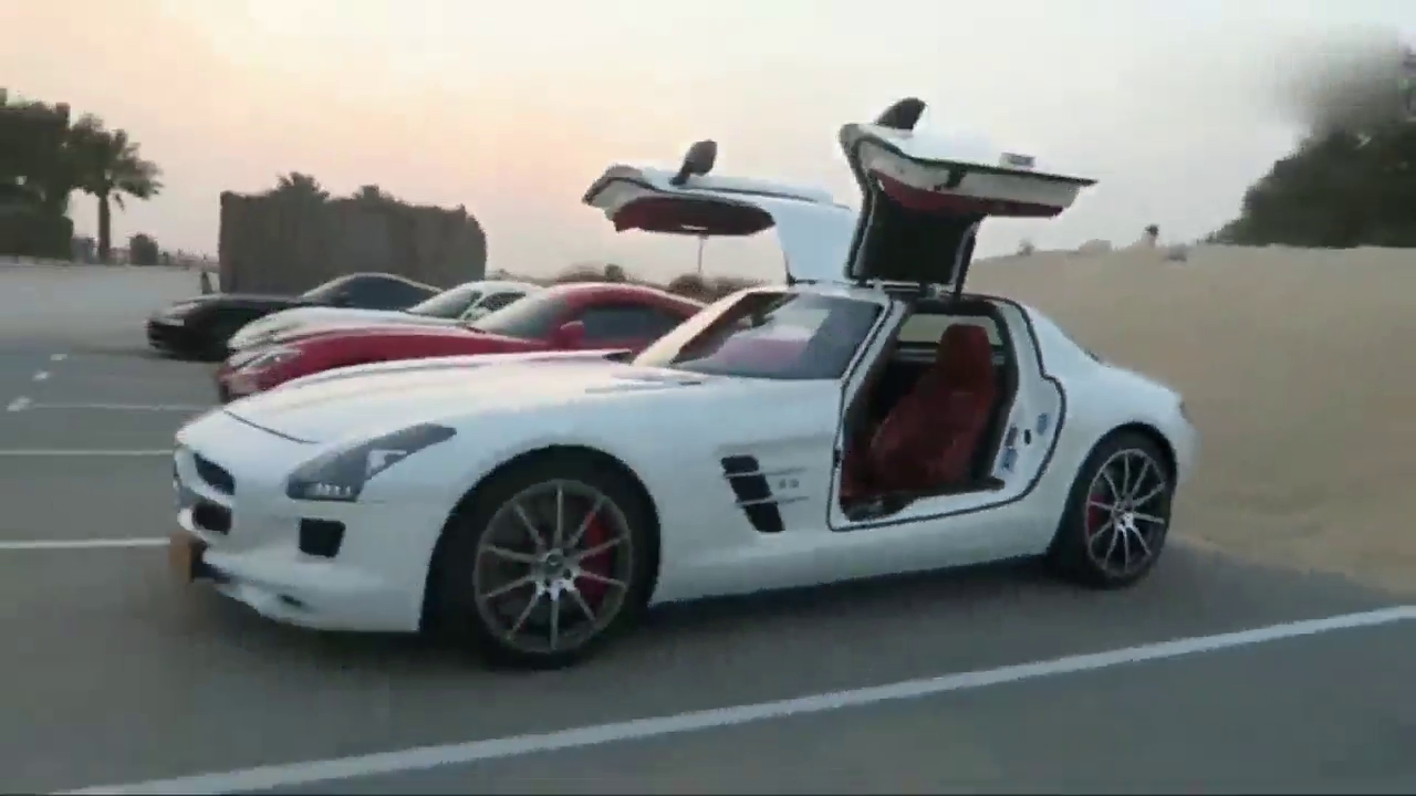 跑车聚会来了一大群羊，什么情况？自己找亮点！