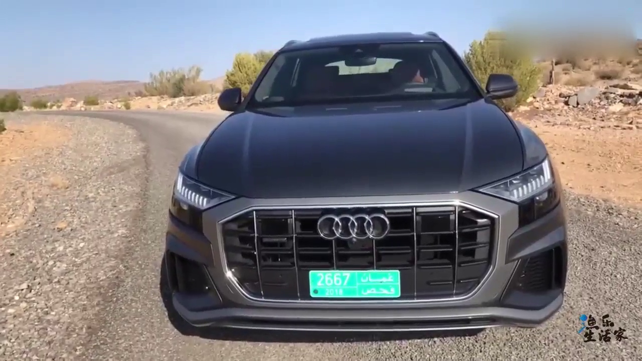 跑车志：奥迪Q8打开后备箱，坐进内饰后才知道什么叫豪华SUV！