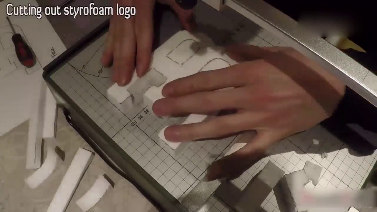 牛人用几百个子弹壳，制作布加迪跑车车标，这技术真厉害