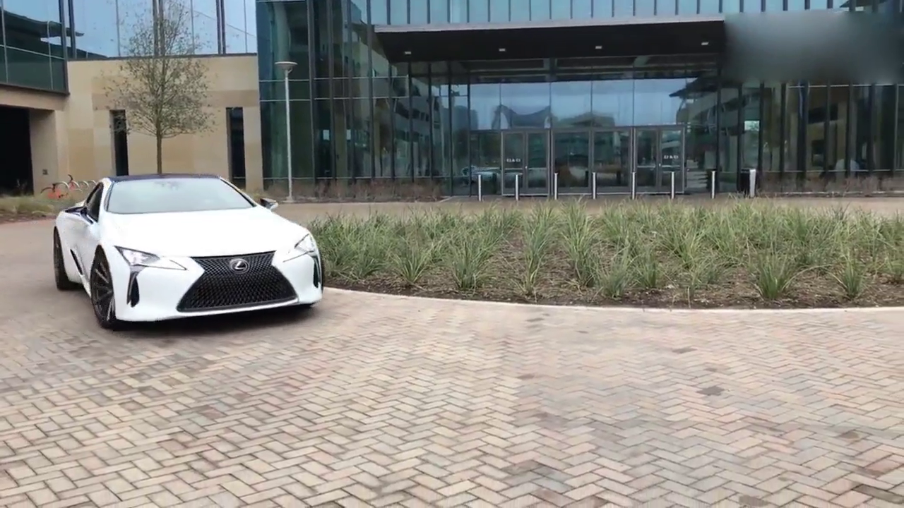 雷克萨斯LC500，排气声绝对跑车级别，看完买不买你来定