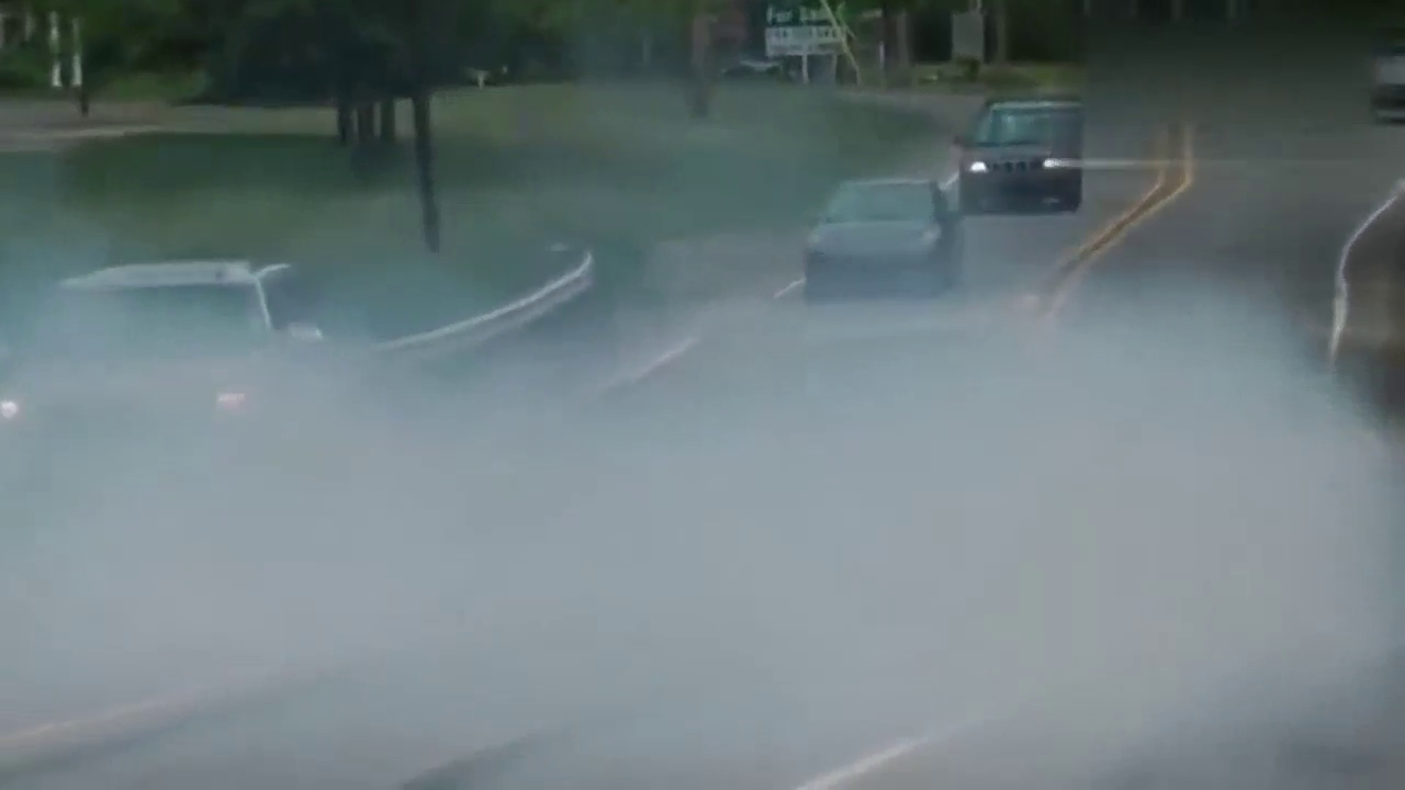 美国跑车聚会，却被美女挑衅