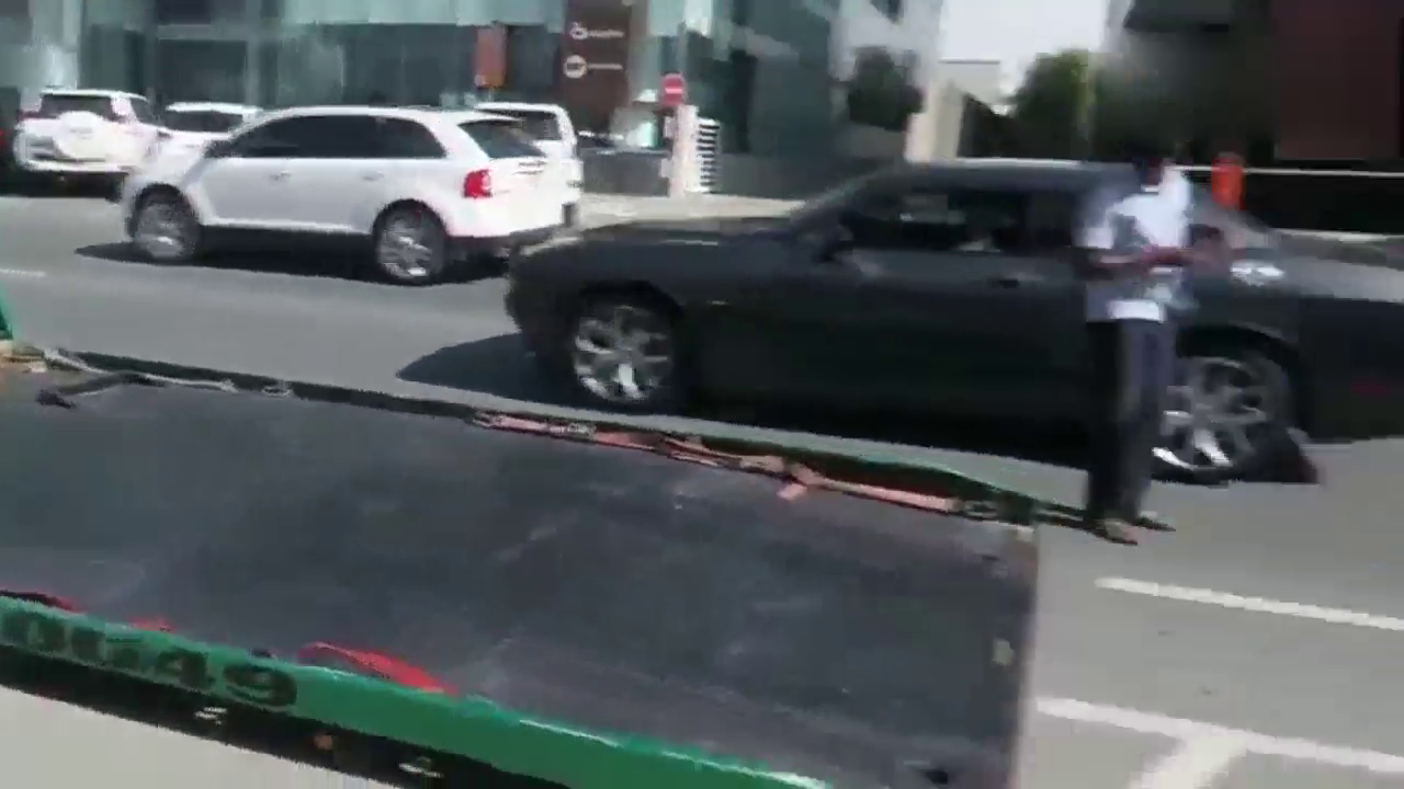 土豪花了三千万的定制跑车刚刚到货，顿时让兰博基尼失去了光芒！