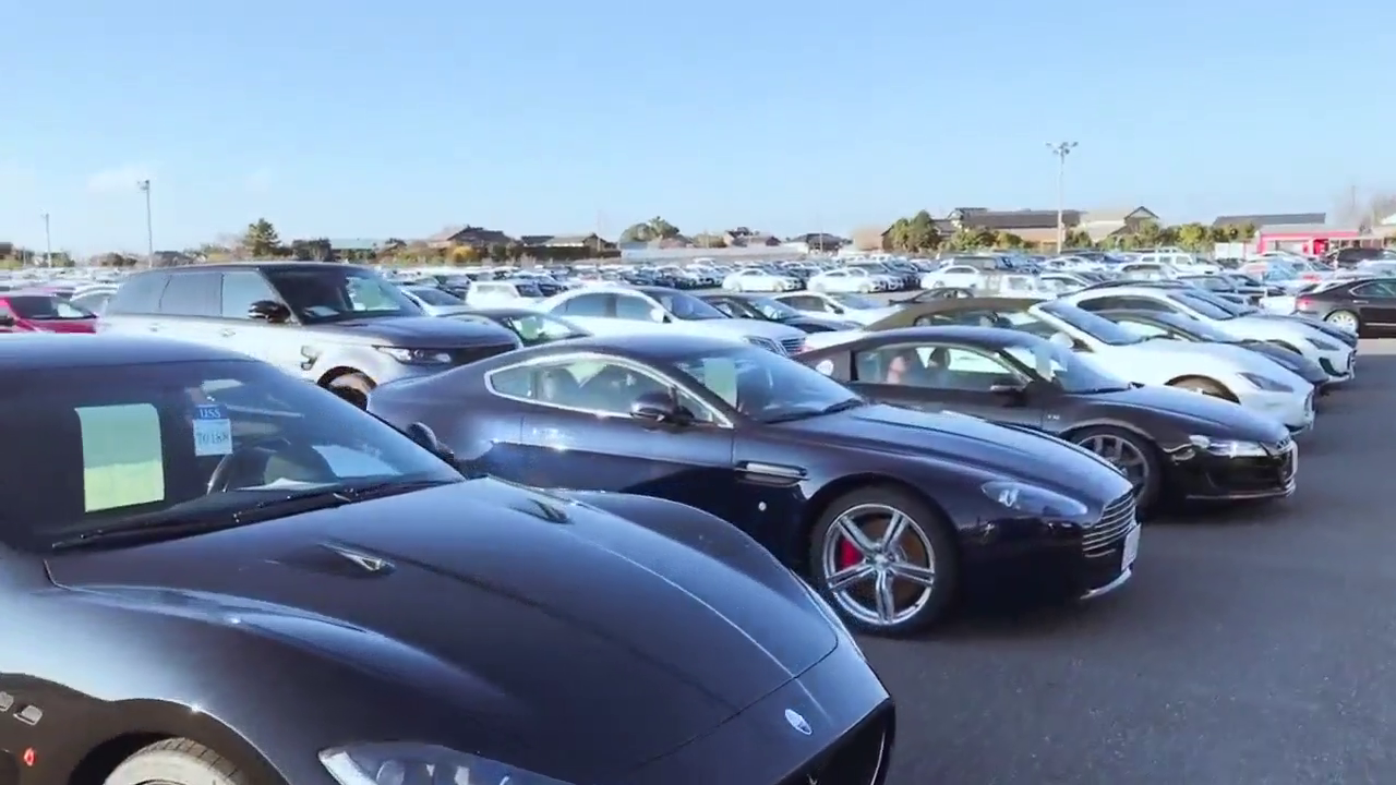 马丁跑车和玛莎拉蒂跑车长得太像了