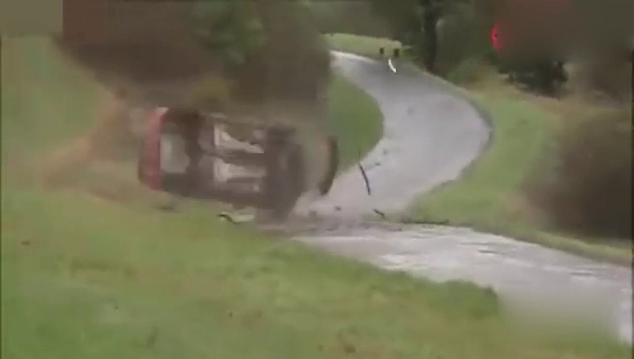 WRC拉力赛，比F1还刺激，车门被焊死