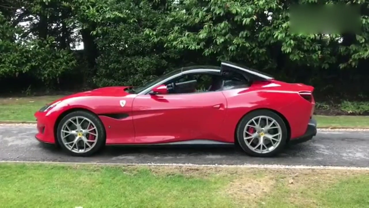 法拉利最便宜的跑车，按下按钮之后你会发现气势完全不输F12