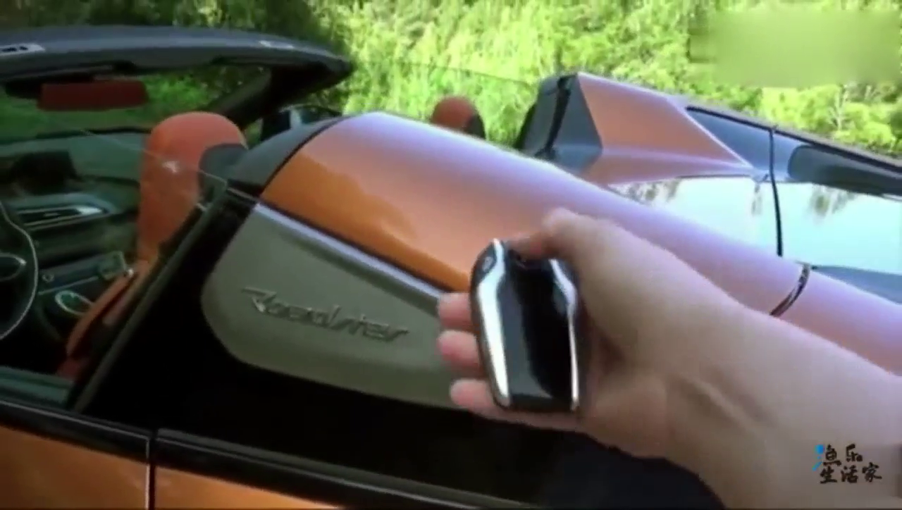 超级敞篷跑车为啥卖这么贵？按下钥匙变形的那一刻，就知道原因