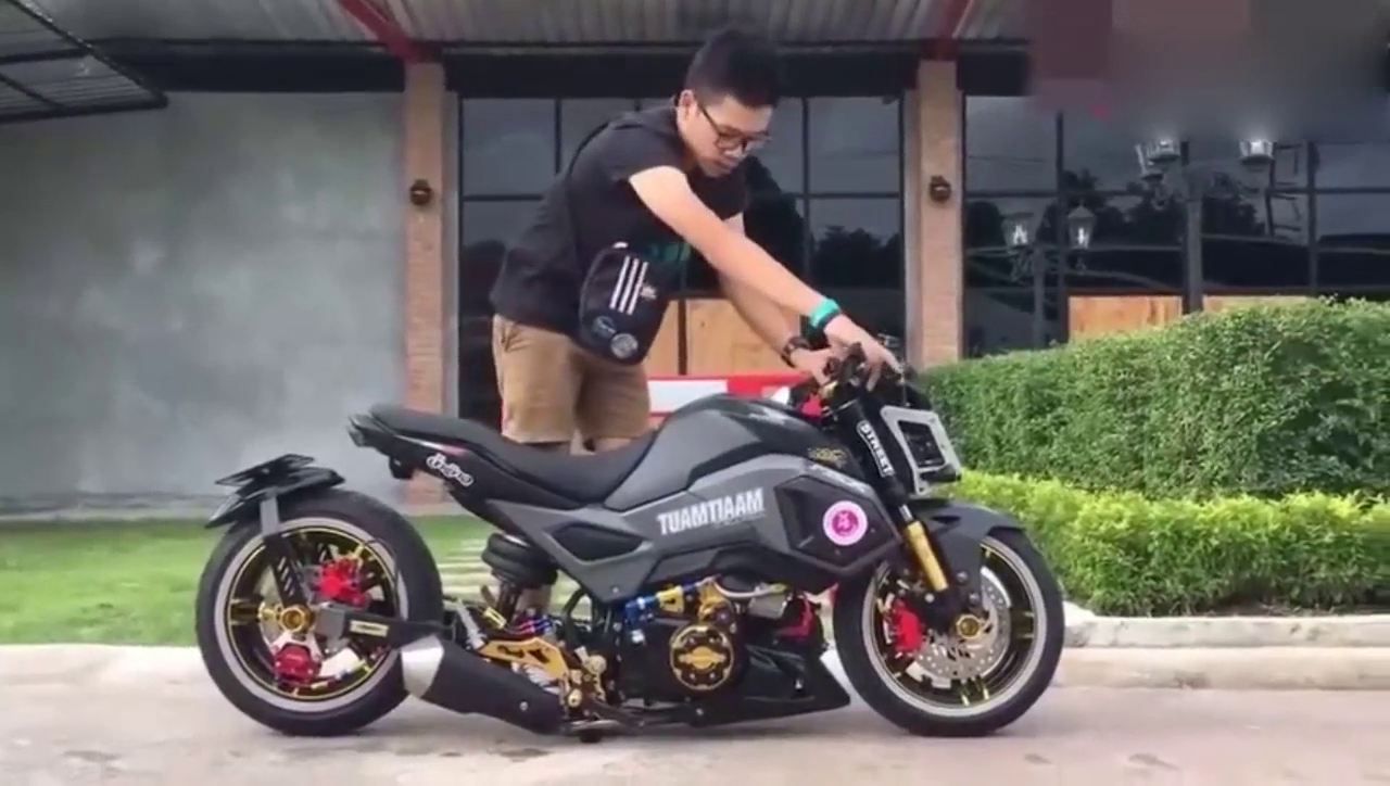 气动悬挂，跑车变越野车