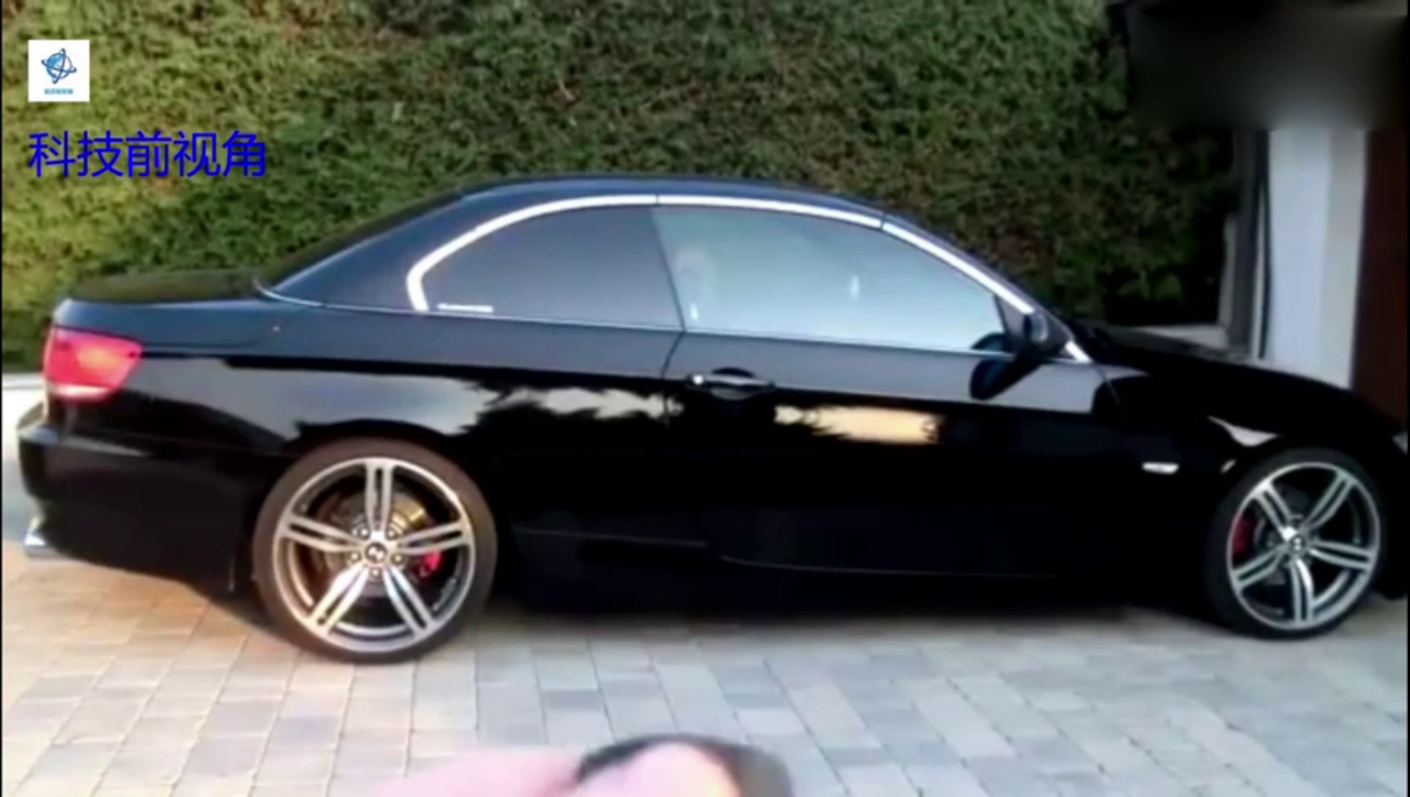 十秒钟变形马上开始,只需按住宝马跑车的钥匙十秒钟！