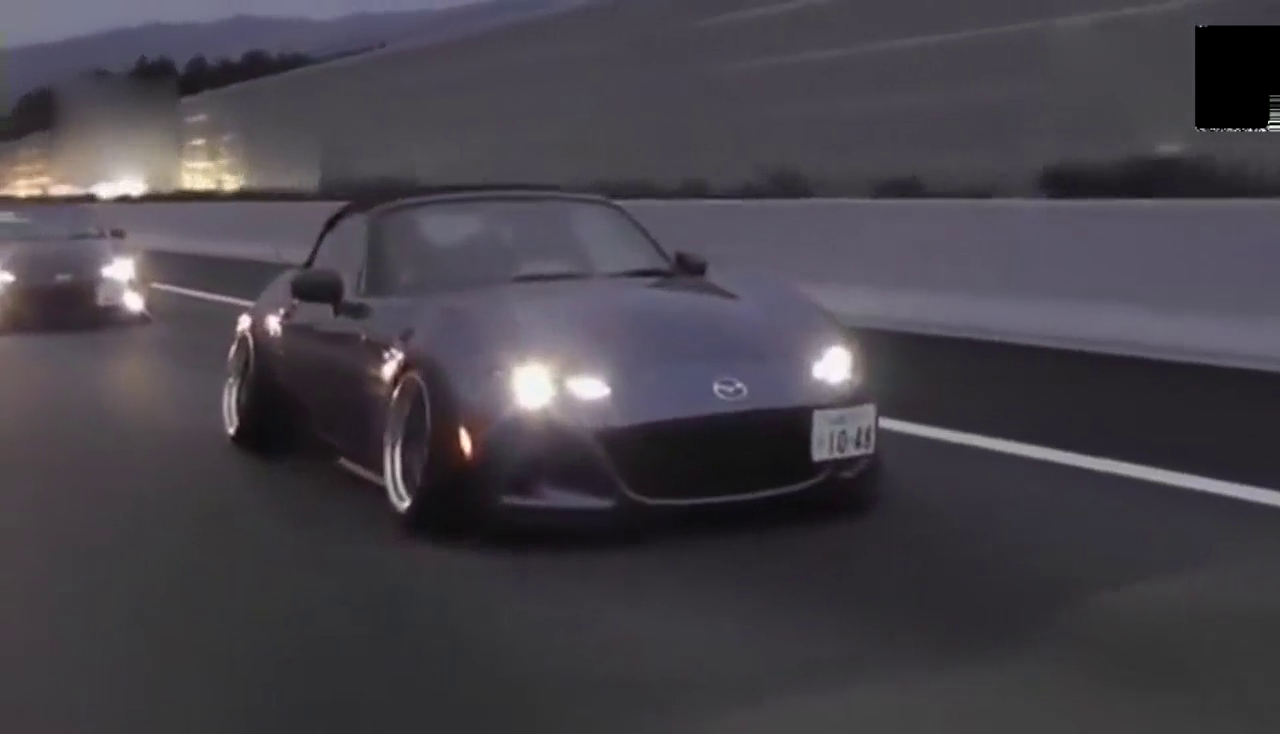 路上偶遇马自达跑车车队! 同款车型看着都很壮观！