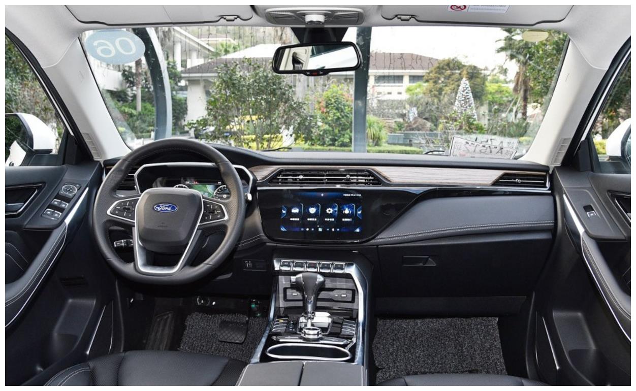 福特推“白菜价”SUV!比奥迪还上档次,月销过万,不足11万