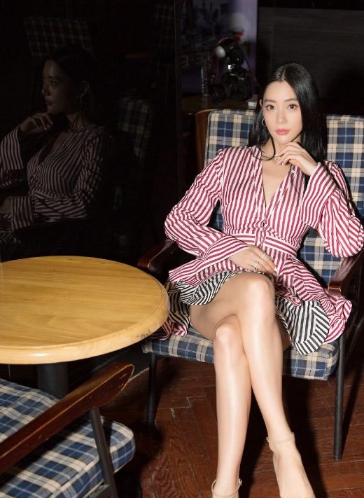 《情圣》中的yoyo:完美身材引人喜欢,小蛮腰着实抢眼