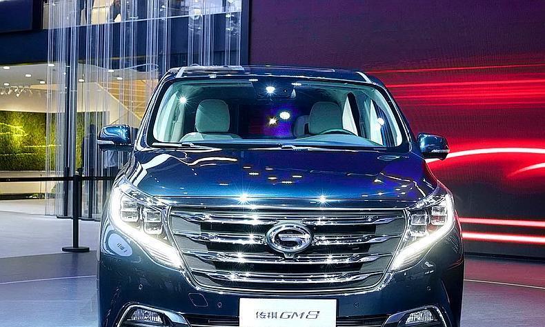 26万一路降到17.18万，车长5066mm，堪称平民保姆车